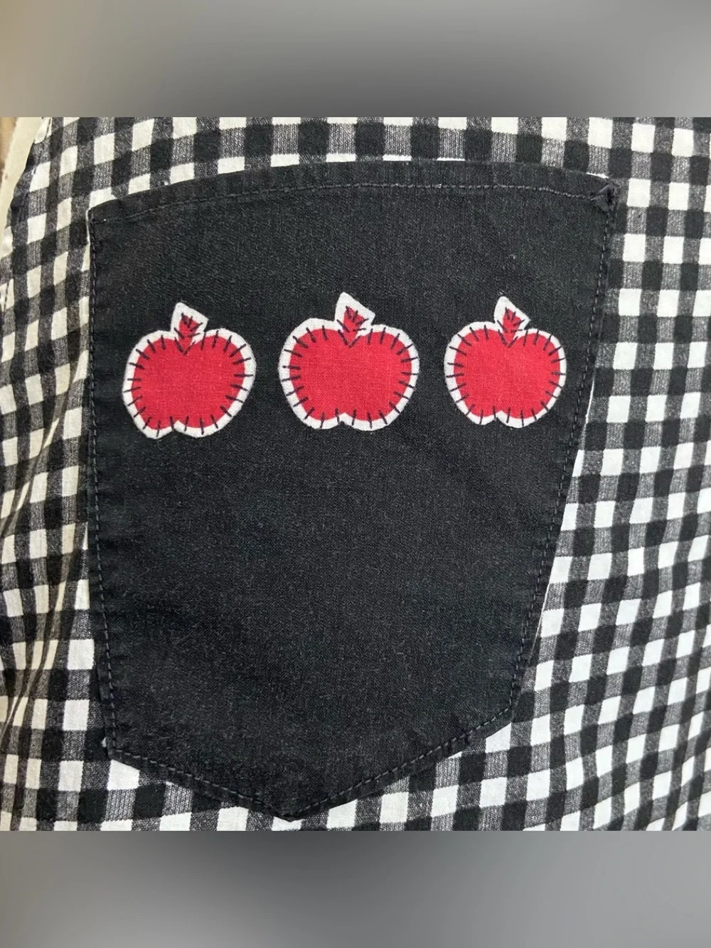 Apron - Vintage - Half/Hostess Style - Red Apples on Black & White Gingham VGVC